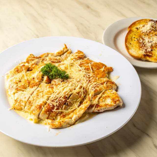 Fettuccine Alfredo "Your Way".